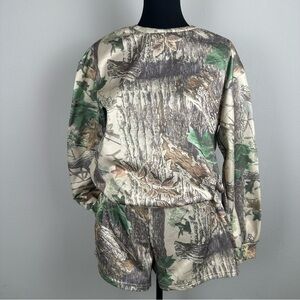 Camouflage Two Piece Casual Lounge Set Womens Size Medium Sweatshirt Shorts